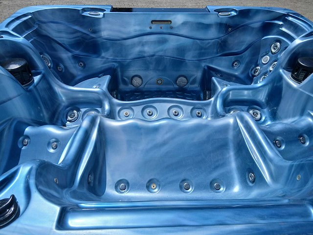 Balboa spa 6 persoons jacuzzi en buitenspa - afbeelding 15 van  26