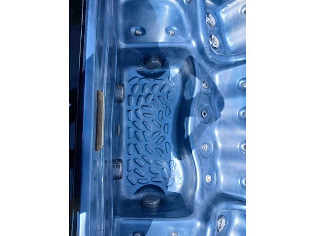 Balboa spa 6 persoons jacuzzi en buitenspa - afbeelding 18 van  26