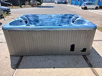 Balboa spa 6 persoons jacuzzi en buitenspa - afbeelding 23 van  26