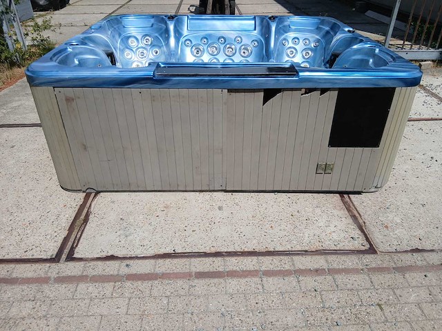 Balboa spa 6 persoons jacuzzi en buitenspa - afbeelding 14 van  41
