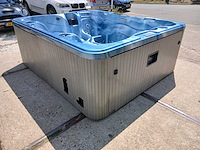 Balboa spa 6 persoons jacuzzi en buitenspa - afbeelding 40 van  41