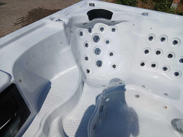 Balboa spa 6 persoons jacuzzi en buitenspa - afbeelding 19 van  34