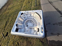 Balboa spa 7 persoons jacuzzi en buitenspa - afbeelding 1 van  3