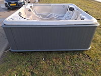 Balboa spa 7 persoons jacuzzi en buitenspa - afbeelding 2 van  6