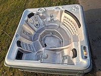 Balboa spa 7 persoons jacuzzi en buitenspa - afbeelding 1 van  4