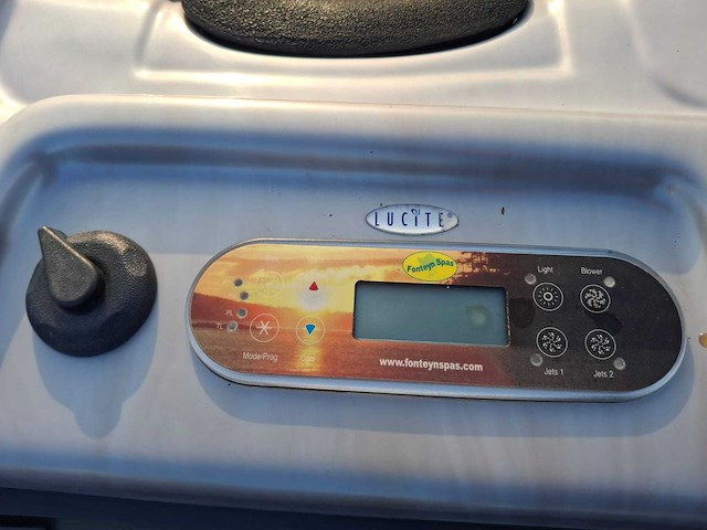 Balboa spa 7 persoons jacuzzi en buitenspa - afbeelding 18 van  18