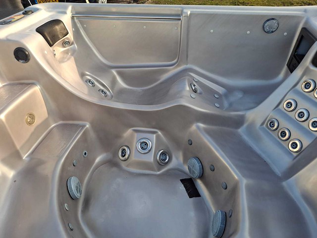 Balboa spa 7 persoons jacuzzi en buitenspa - afbeelding 20 van  34