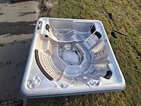 Balboa spa 7 persoons jacuzzi en buitenspa - afbeelding 30 van  34