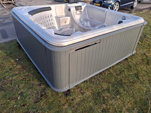 Balboa spa 7 persoons jacuzzi en buitenspa - afbeelding 31 van  34