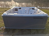 Balboa spa 7 persoons jacuzzi en buitenspa - afbeelding 32 van  34