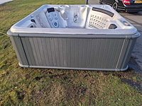 Balboa spa 7 persoons jacuzzi en buitenspa - afbeelding 34 van  34