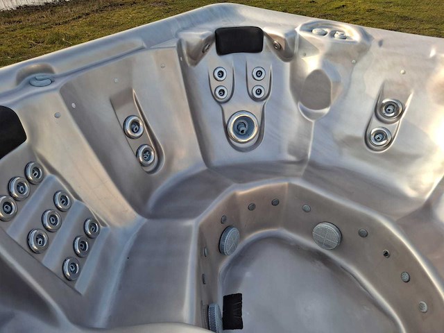 Balboa spa 7 persoons jacuzzi en buitenspa - afbeelding 10 van  34