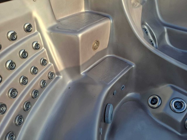 Balboa spa 7 persoons jacuzzi en buitenspa - afbeelding 25 van  34