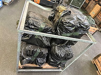 Balen legerkleding - afbeelding 3 van  5