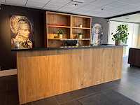 Balie 343x93x119 cm met kastenwand 214x40x236 cm - afbeelding 1 van  4