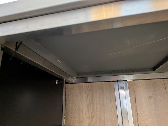 Balie met warmhoudbakken en vitrine - afbeelding 4 van  21