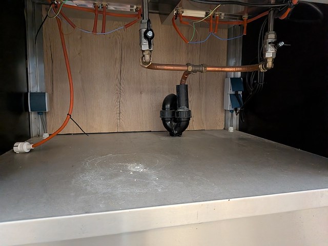 Balie met warmhoudbakken en vitrine - afbeelding 5 van  21
