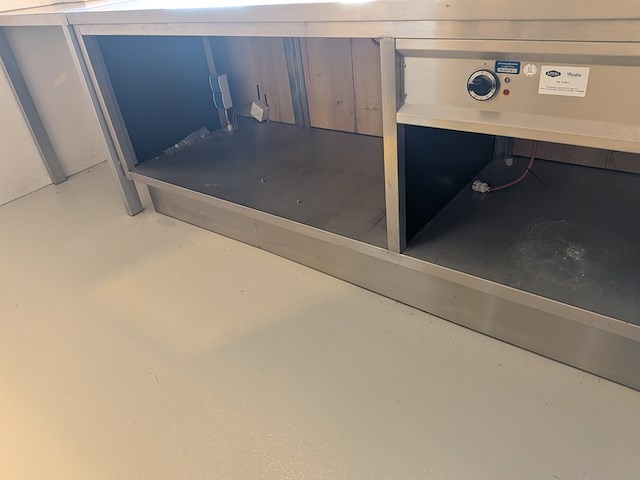 Balie met warmhoudbakken en vitrine - afbeelding 13 van  21