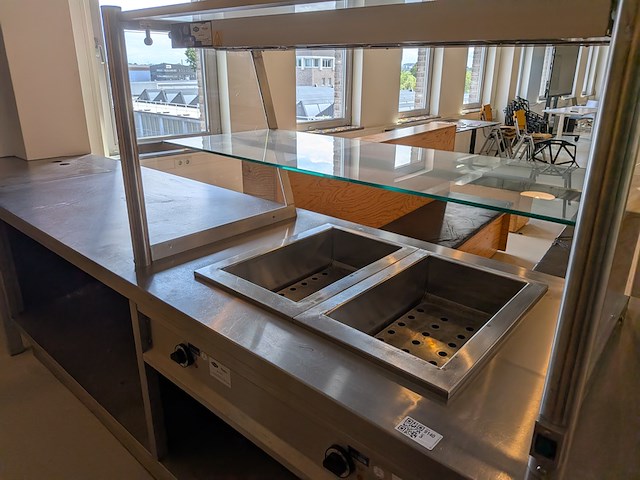 Balie met warmhoudbakken en vitrine - afbeelding 12 van  21