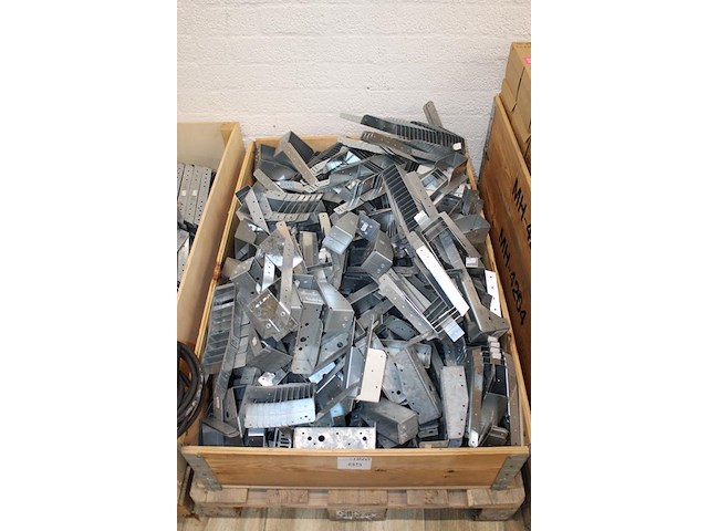 Balkdragers in pallet in diverse maten en uitvoeringen. - afbeelding 3 van  3