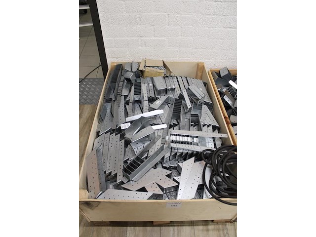 Balkdragers in pallet in diverse maten en uitvoeringen. - afbeelding 3 van  3