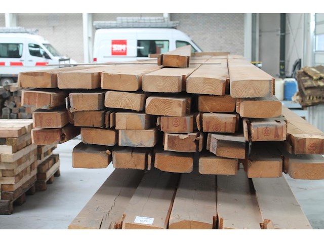 Balkhout 70 x 190 mm met lengte ca. 475 cm in bok en op pallet. - afbeelding 4 van  4