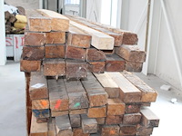 Balkhout in diverse uitvoeringen in bok en op pallet. lengte ca. 2 - 2,5 meter. - afbeelding 3 van  4