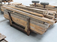 Balkhout in diverse uitvoeringen op 3 pallets. lengte ca. 2 - 2,5 meter. - afbeelding 3 van  3