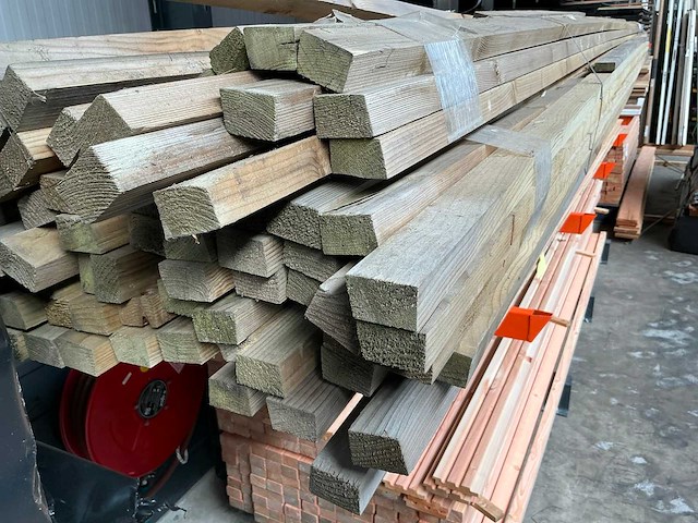 Balkjes met schuine kant voor afwatering (50x) - afbeelding 1 van  1