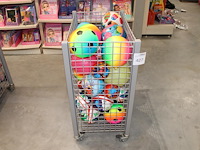Ballen in verrijdbare winkelmand, inclusief mand. - afbeelding 1 van  2