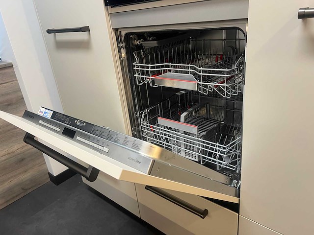Ballerina - showroomkeuken met apparatuur - afbeelding 44 van  54