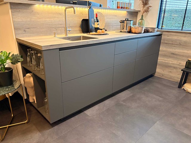 Ballerina - showroomkeuken met apparatuur - afbeelding 34 van  54