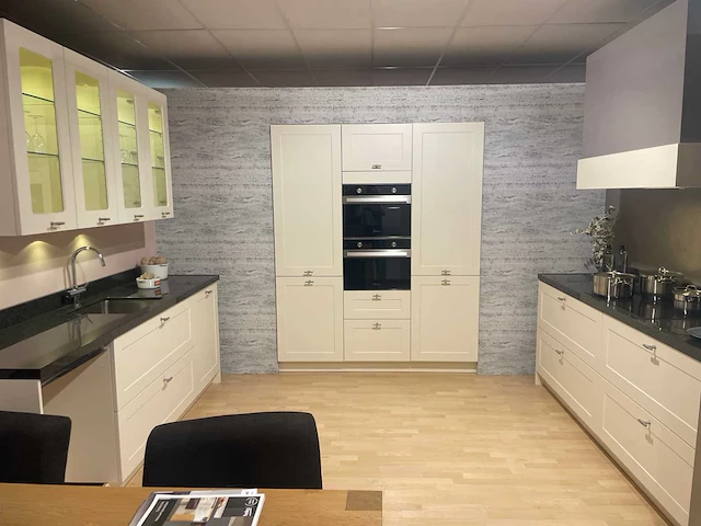 Ballerina - showroomkeuken met apparatuur - afbeelding 1 van  33
