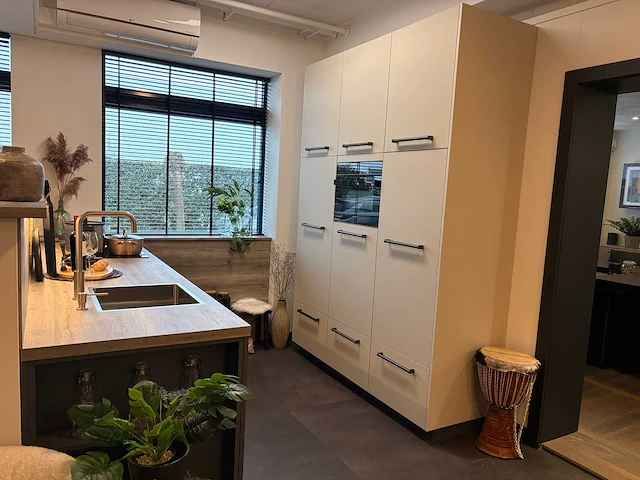 Ballerina - showroomkeuken met apparatuur - afbeelding 12 van  49