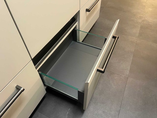 Ballerina - showroomkeuken met apparatuur - afbeelding 38 van  54