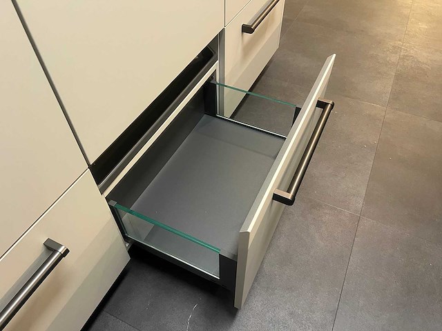 Ballerina - showroomkeuken met apparatuur - afbeelding 16 van  28
