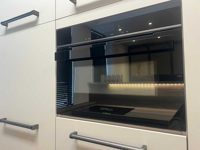 Ballerina - showroomkeuken met apparatuur - afbeelding 19 van  28
