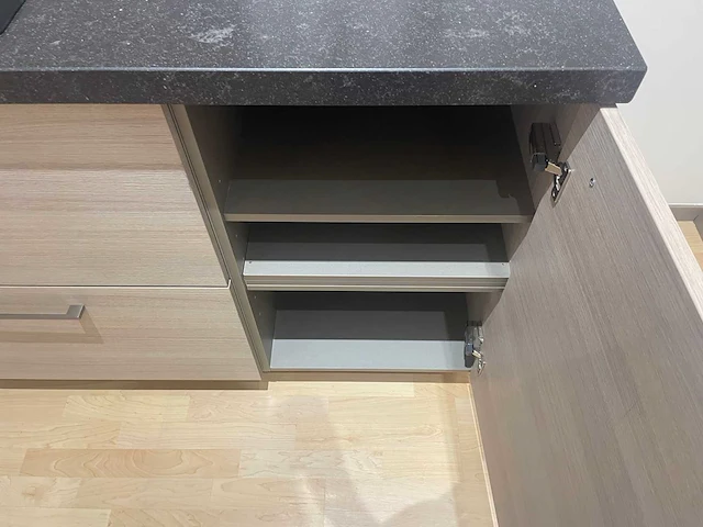 Ballerina - showroomkeuken met pelgrim apparatuur - afbeelding 17 van  24