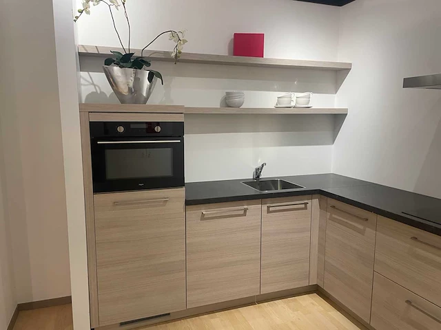 Ballerina - showroomkeuken met pelgrim apparatuur - afbeelding 12 van  24
