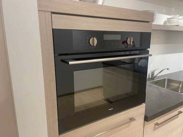 Ballerina - showroomkeuken met pelgrim apparatuur - afbeelding 19 van  24