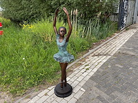 Ballerina 140 cm hoog - afbeelding 1 van  3