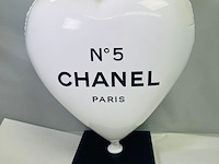 Balloon heart chanel tribute - naor cobra art editie - afbeelding 4 van  5