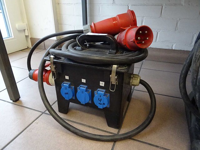 Bals - k076533059 - krachtstroomverdeelblok - afbeelding 1 van  2