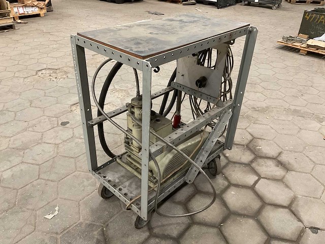 Balzers duo 25 pompunit op wagen - afbeelding 6 van  6