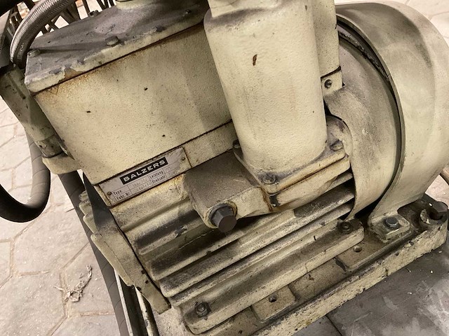 Balzers duo 25 pompunit op wagen - afbeelding 5 van  6