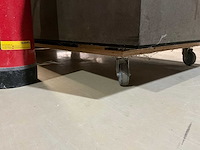 Bamboe stokken in verrijdbare presentatie bak - afbeelding 4 van  4