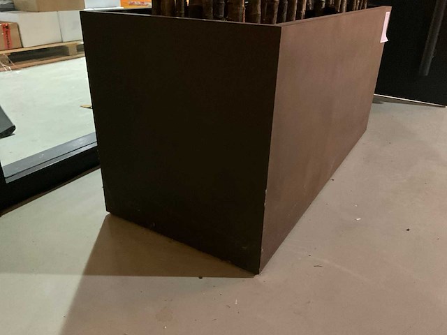 Bamboe stokken in verrijdbare presentatie bak - afbeelding 4 van  4