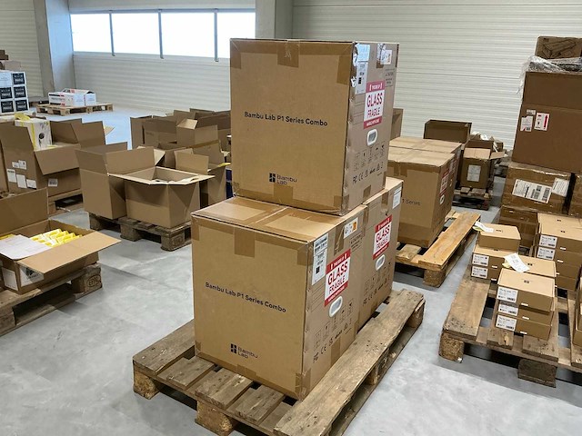 Bambu lab p1s combo 3d printer (3x) - afbeelding 2 van  7