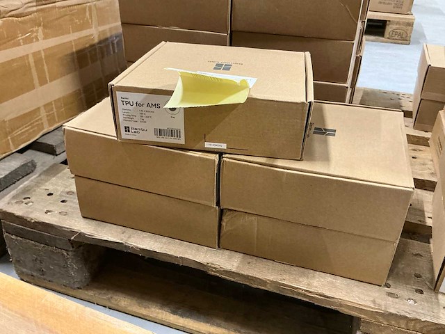 Bambu lab tpu for ams 3d printer filament (42x) - afbeelding 4 van  13