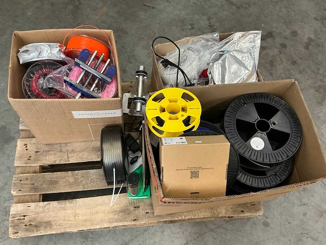 Bambu lab x1 carbon combo 3d printer (met toebehoren) - afbeelding 9 van  26